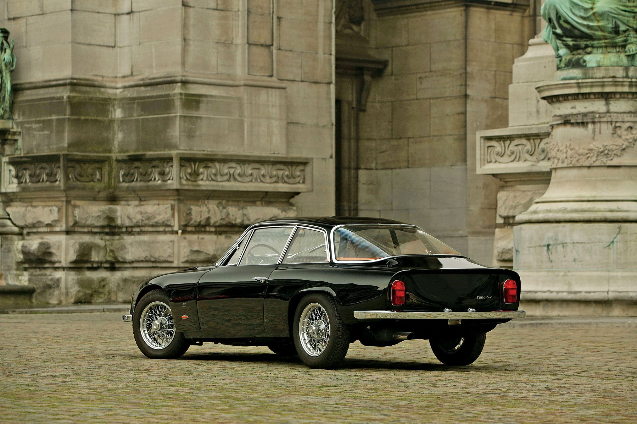 1967-alfa-romeo-2600-sz-rear.jpg